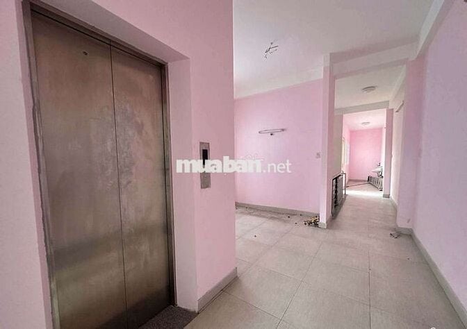 NHÀ HẺM XE HƠI, LÊ THỊ RIÊNG, Q1