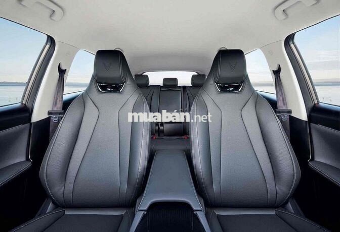 Xe ô tô điện VinFast VF8 2026 Đỏ