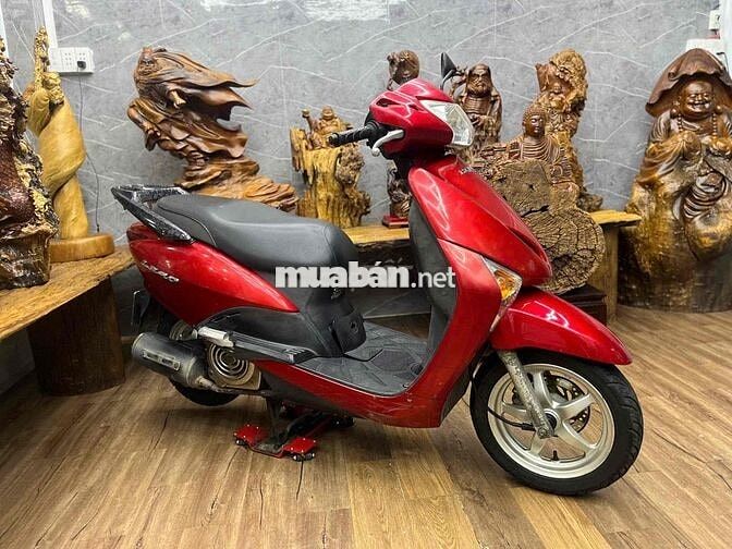 Honda Lead biển SG dàn áo liền lạc, máy êm ru