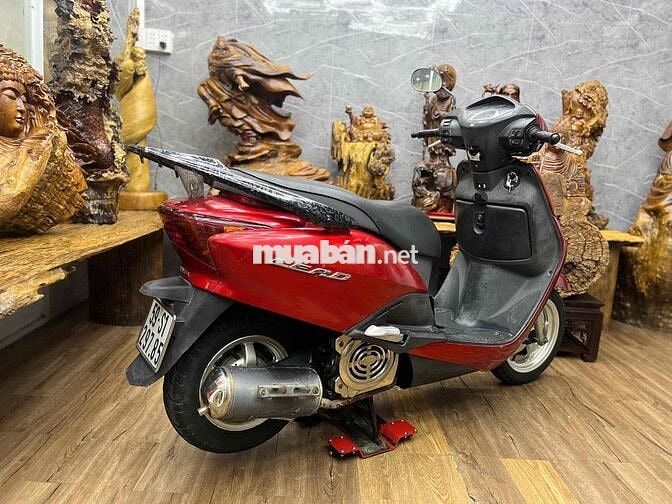 Honda Lead biển SG dàn áo liền lạc, máy êm ru