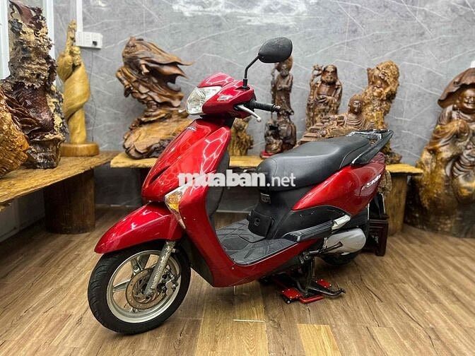 Honda Lead biển SG dàn áo liền lạc, máy êm ru
