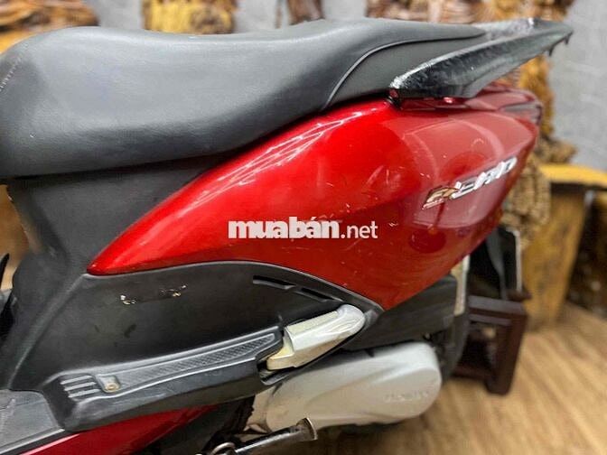 Honda Lead biển SG dàn áo liền lạc, máy êm ru