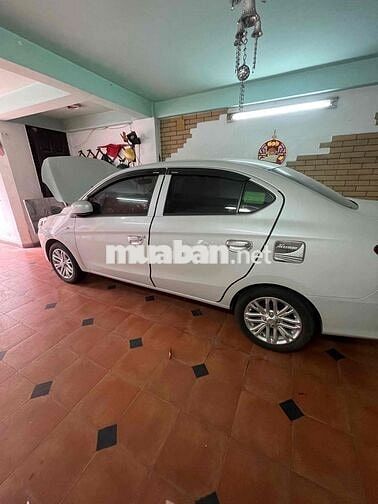 Mitsubishi Attrage Trắng Số sàn