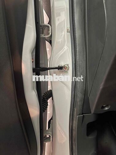 Mitsubishi Attrage Trắng Số sàn