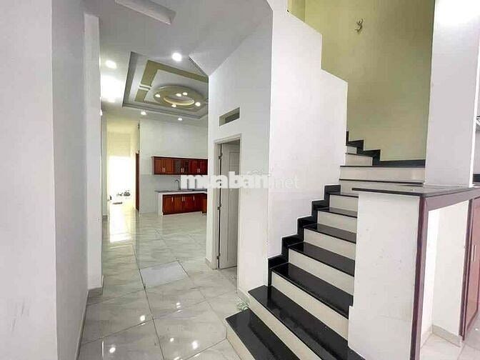 CHO THUÊ NHÀ MẶT TIỀN NGUYỄN THỊ THẬP,QUẬN 7