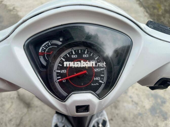 Honda Vision Trắng