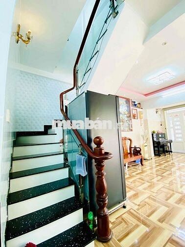 NHÀ GỐC HAI MẶT TIỀN TIỆN KINH DOANH.