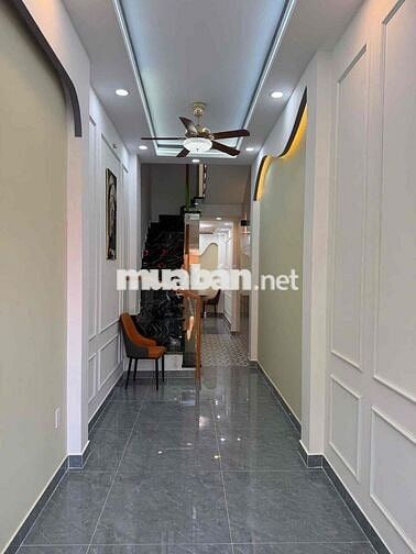 Nhà mới, đầy đủ công năng, mặt tiền kinh doanh sầm uất