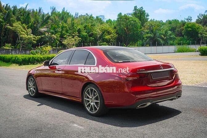 Mercedes-Benz E300 V1 2022 Đỏ