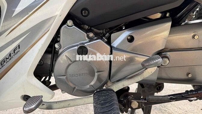 Wave RSX FI 110 2015 Trắng đen ( hỗ trợ góp )