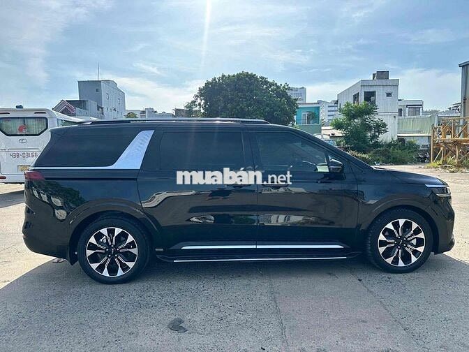 Kia Carnival Premium 2021 Đen 65000km