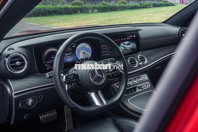 Mercedes-Benz E300 V1 2022 Đỏ