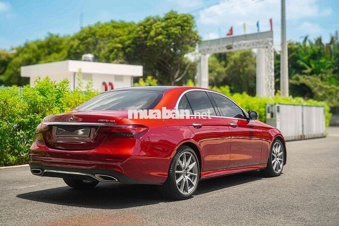 Mercedes-Benz E300 V1 2022 Đỏ