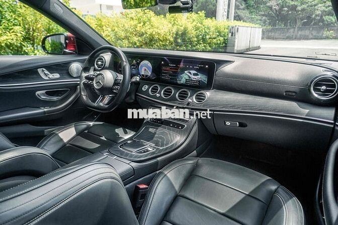 Mercedes-Benz E300 V1 2022 Đỏ