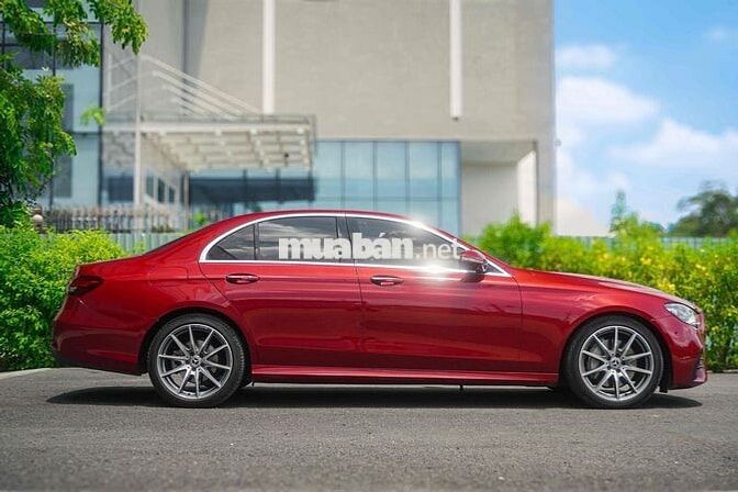 Mercedes-Benz E300 V1 2022 Đỏ