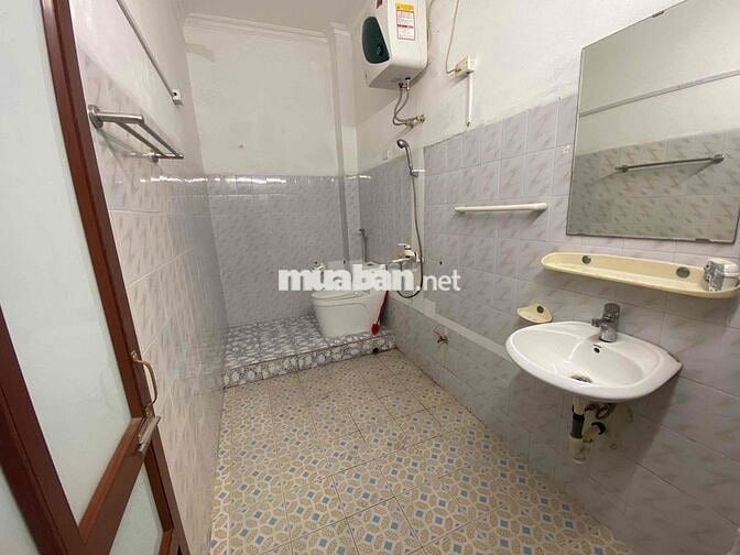Phòng trọ có điều hoà, nóng lạnh, intenet, máy lọc nước RO