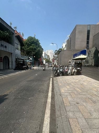 Nhà mặt tiền-khu nhà giàu -khu văn phòng cao cấp