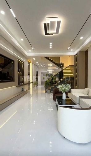 Nhà 1 trệt 2 lầu 210m2 ngay KCN nam Tân Uyên, Visip, BD (Giá 1tỷ690)