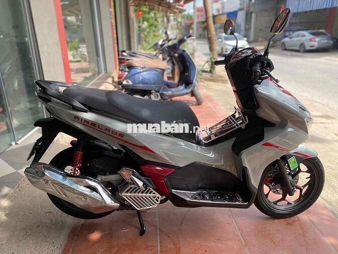 Honda Air Blade Trắng đỏ Mới