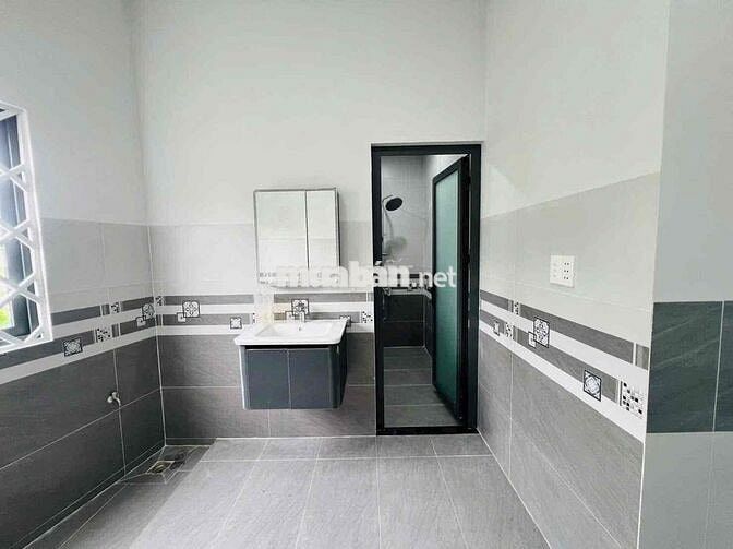 Tôi cần tiền cần bán căn nhà 1 lầu 1 trệt gần ngã 3 mỹ hạnh