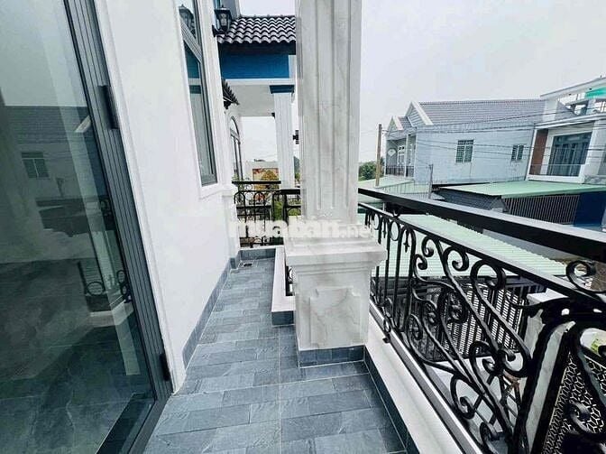Tôi cần tiền cần bán căn nhà 1 lầu 1 trệt gần ngã 3 mỹ hạnh