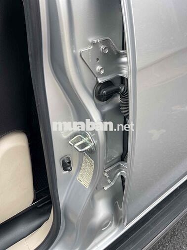 Isuzu Mu-X 7 chỗ Bạc
