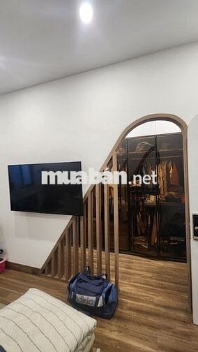 NHÀ 100M2 – GARA Ô TÔ – GẦN BIỂN – CHỈ 11.99 TỶ