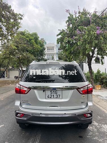 Isuzu Mu-X 7 chỗ Bạc