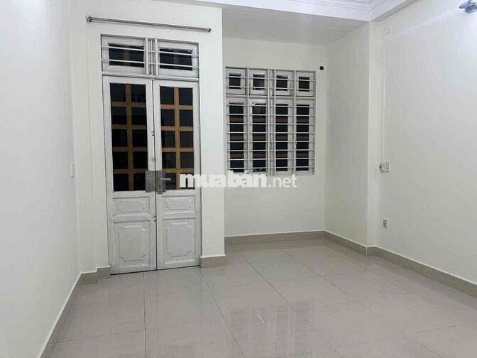 cho thuê nhà rộng thoáng 4,5x18  178/ đs 8 p11 GV 4pn 3wc giá 14tl