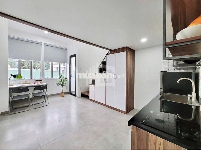 Cho Thuê Căn Hộ Ban Công Mới Xây ngay Lý Phục Man - Quận 7