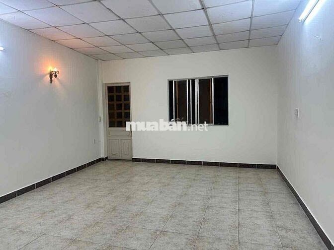 cho thuê nhà rộng thoáng 4,5x18  178/ đs 8 p11 GV 4pn 3wc giá 14tl