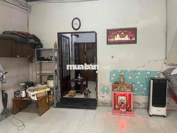 Nhà diện tích lớn thích hợp làm kho và ở, gần chợ ! P.10, Q. Tân Bình