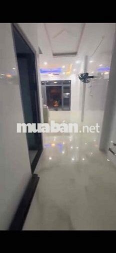 Cho thuê nhà mặt tiền kinh doanh đường Bình Chiểu.