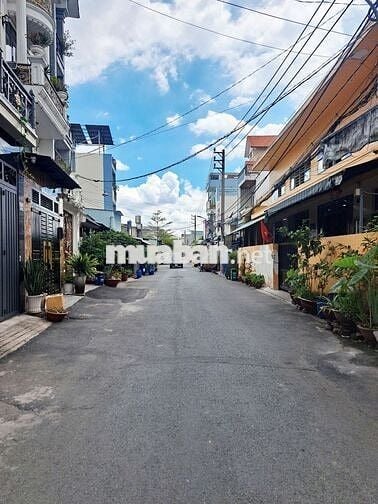 Chính Chủ Bán Nhà Diện Tích Lớn, Đang Cho Thuê Xưởng
