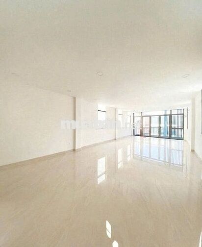 TOÀ NHÀ ỐP KÍNH – 42D Cộng Hòa - Tân Bình-DTSD 450m2 sàn - nhà 4 tầng