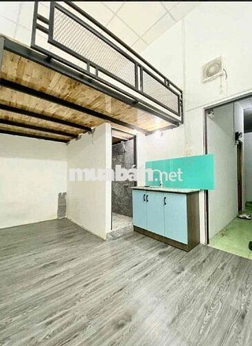 Gác, bếp, cửa sổ trời trống sẵn