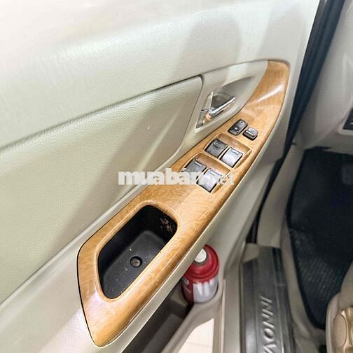 Toyota Innova-G 2010 Số sàn Vàng cát