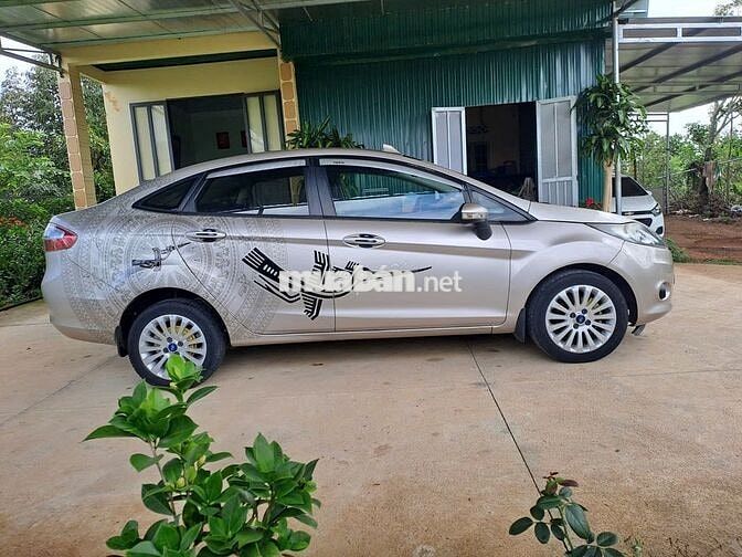 Ford Fiesta Số tự động Vàng cát