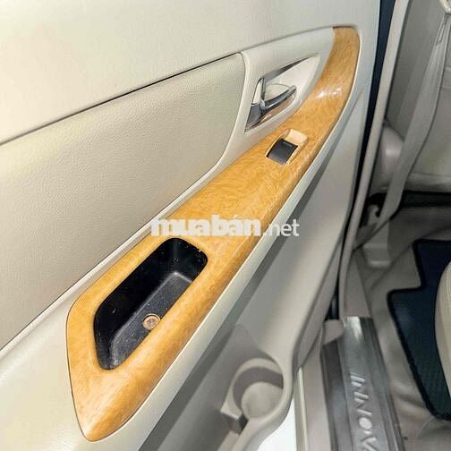 Toyota Innova-G 2010 Số sàn Vàng cát