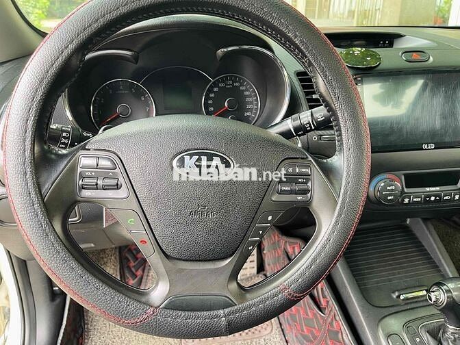 Kia K3 Trắng