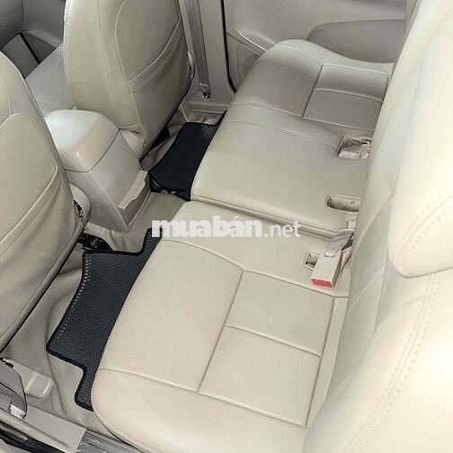 Toyota Innova-G 2010 Số sàn Vàng cát