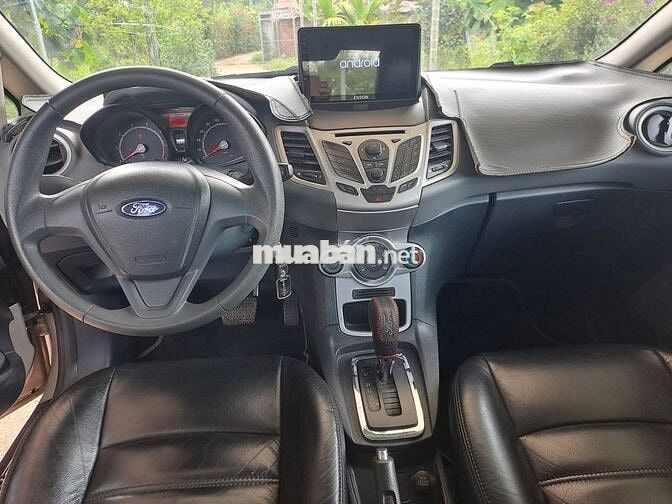 Ford Fiesta Số tự động Vàng cát