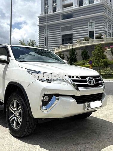 Toyota Fortuner 2019 Trắng
