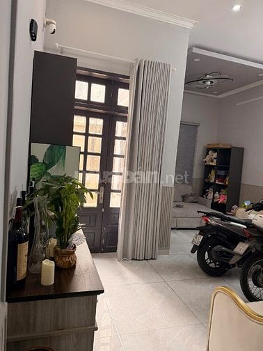 Cần bán gấp căn nhà Hồ Bá Phấn Q9 ,Sổ hồng riêng 