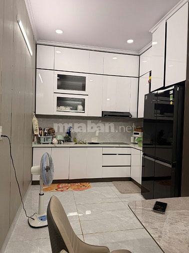 Cần bán gấp căn nhà Hồ Bá Phấn Q9 ,Sổ hồng riêng 