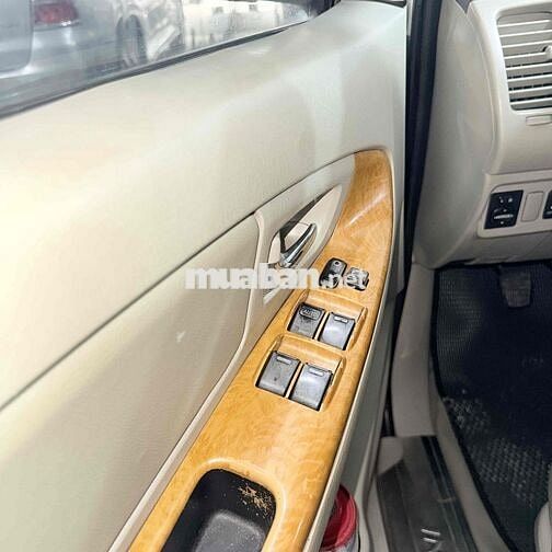 Toyota Innova-G 2010 Số sàn Vàng cát