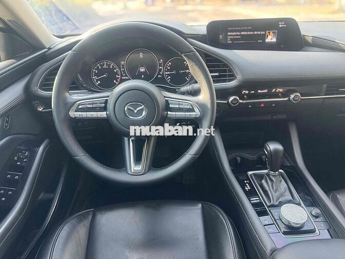 Mazda3 Luxury 2022 Trắng 63000 km xe rất đẹp.