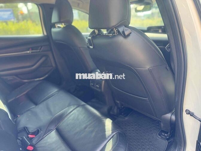 Mazda3 Luxury 2022 Trắng 63000 km xe rất đẹp.