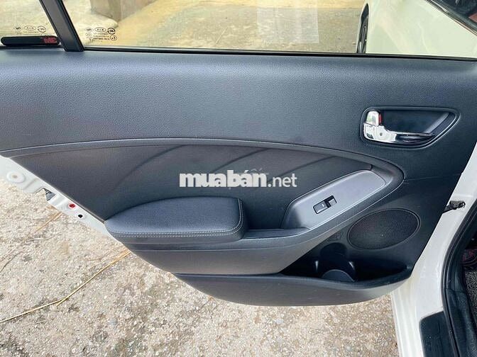 Kia K3 Trắng