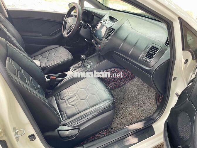 Kia K3 Trắng